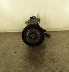 Compresseur clim TOYOTA VERSO Photo n°1