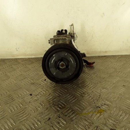 Compresseur clim TOYOTA VERSO Photo n°1