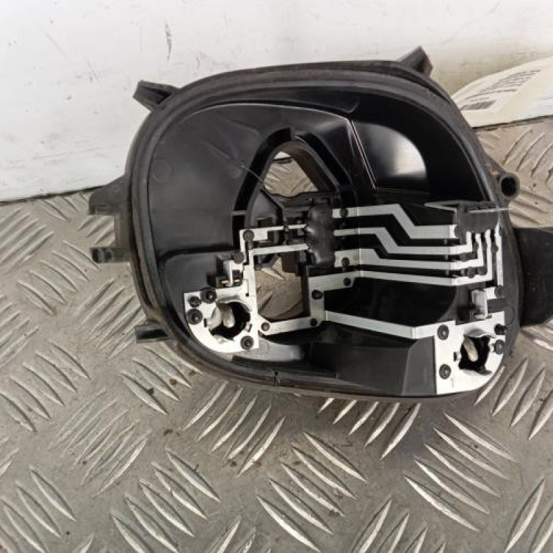 Platine feu arriere gauche PEUGEOT 208 1
