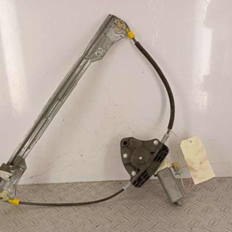 Leve vitre electrique avant gauche RENAULT CLIO 2 CAMPUS