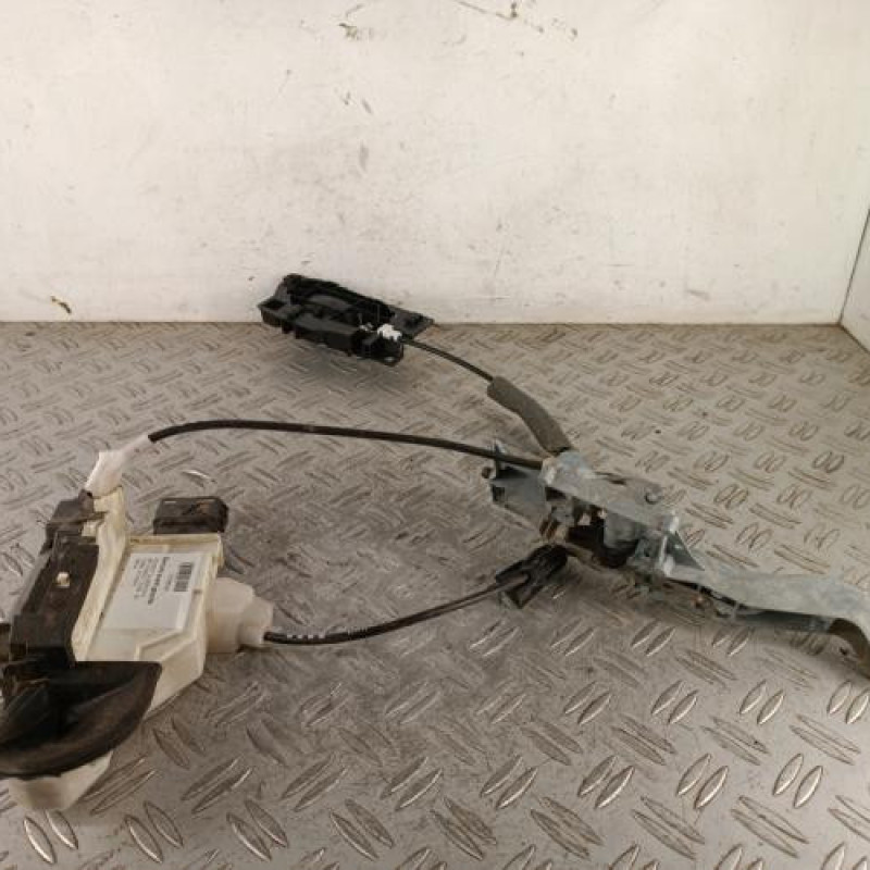 Serrure avant gauche PEUGEOT 308 1