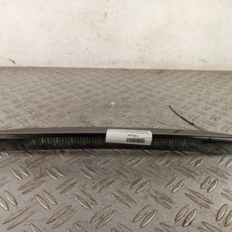 Feu arriere stop central RENAULT CLIO 2 CAMPUS