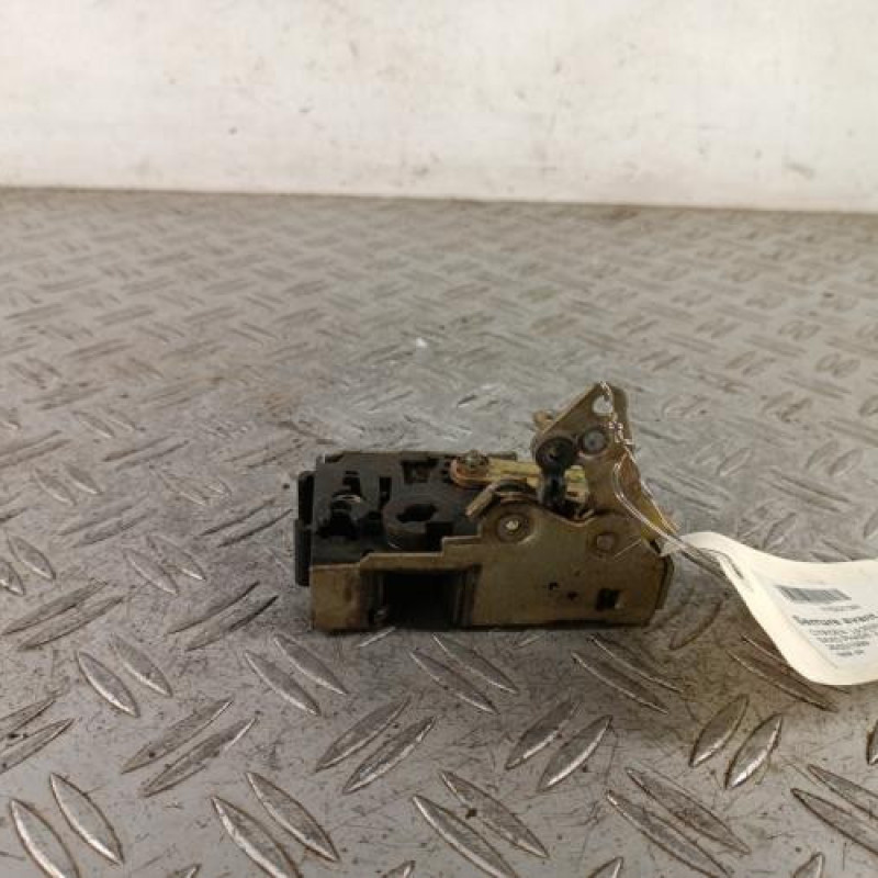 Serrure avant droit CITROEN SAXO Serrure avant droit CITROEN SAXO