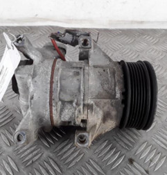 Compresseur clim TOYOTA YARIS 2 Photo n°1