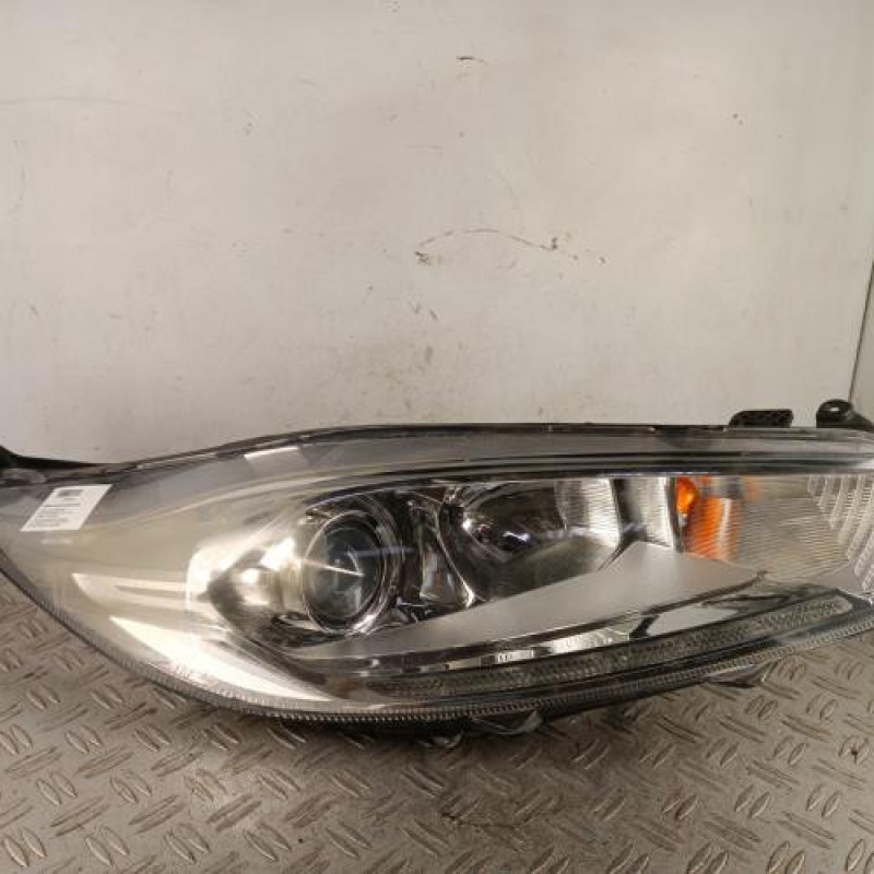 Optique avant principal droit (feux)(phare) FORD FIESTA 6
