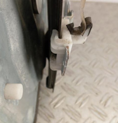 Leve vitre electrique avant droit NISSAN QASHQAI 1