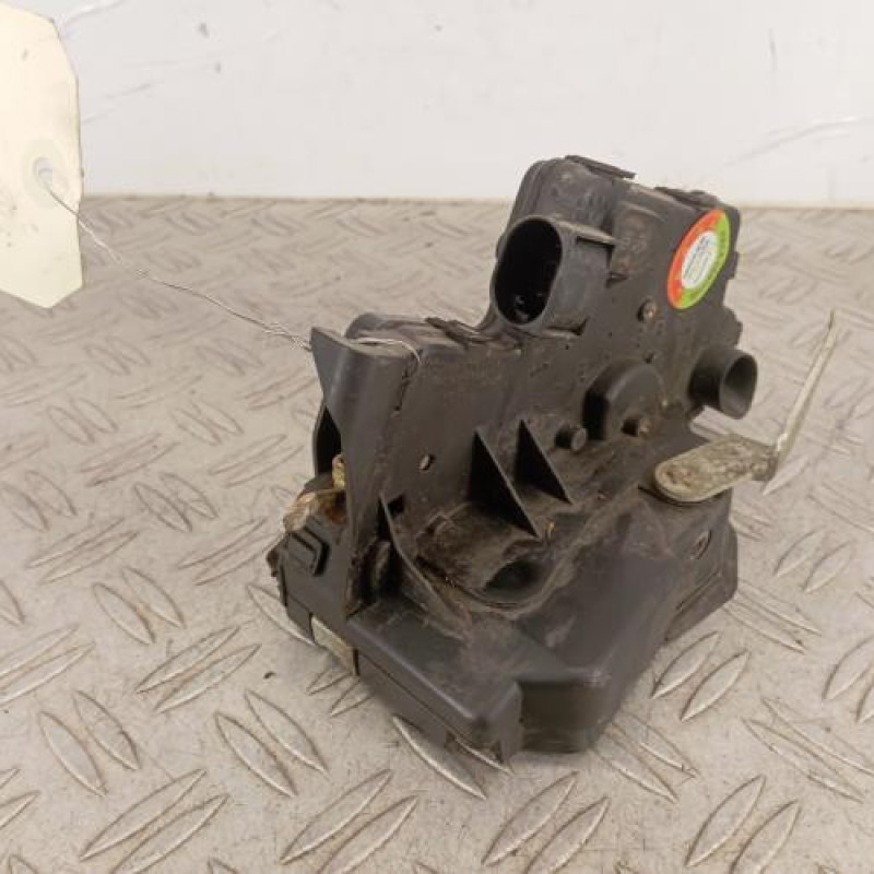 Serrure avant gauche BMW SERIE 3 E46 Serrure avant gauche BMW SERIE 3 E46