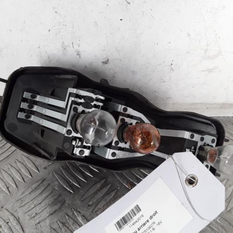 Platine feu arriere droit RENAULT SCENIC 2