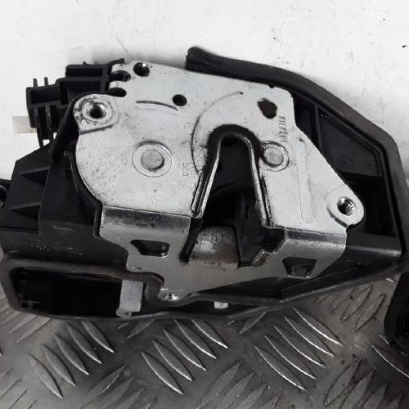 Serrure avant gauche BMW SERIE 1 F20 Serrure avant gauche BMW SERIE 1 F20