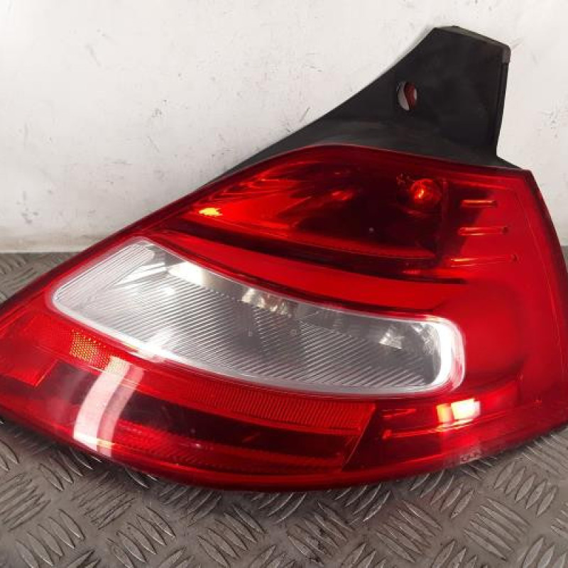 Feu arriere principal droit (feux) RENAULT MEGANE 2 Feu arriere principal droit (feux) RENAULT MEGANE 2