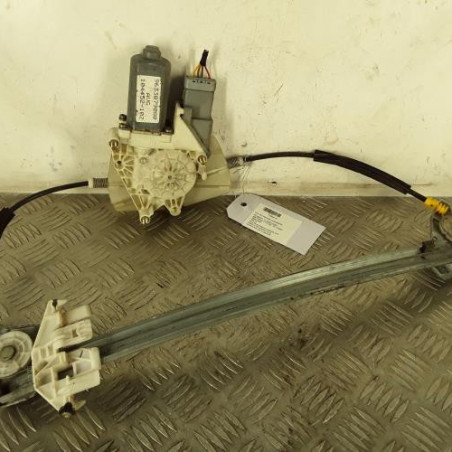 Leve vitre electrique avant gauche PEUGEOT 406 Photo n°1