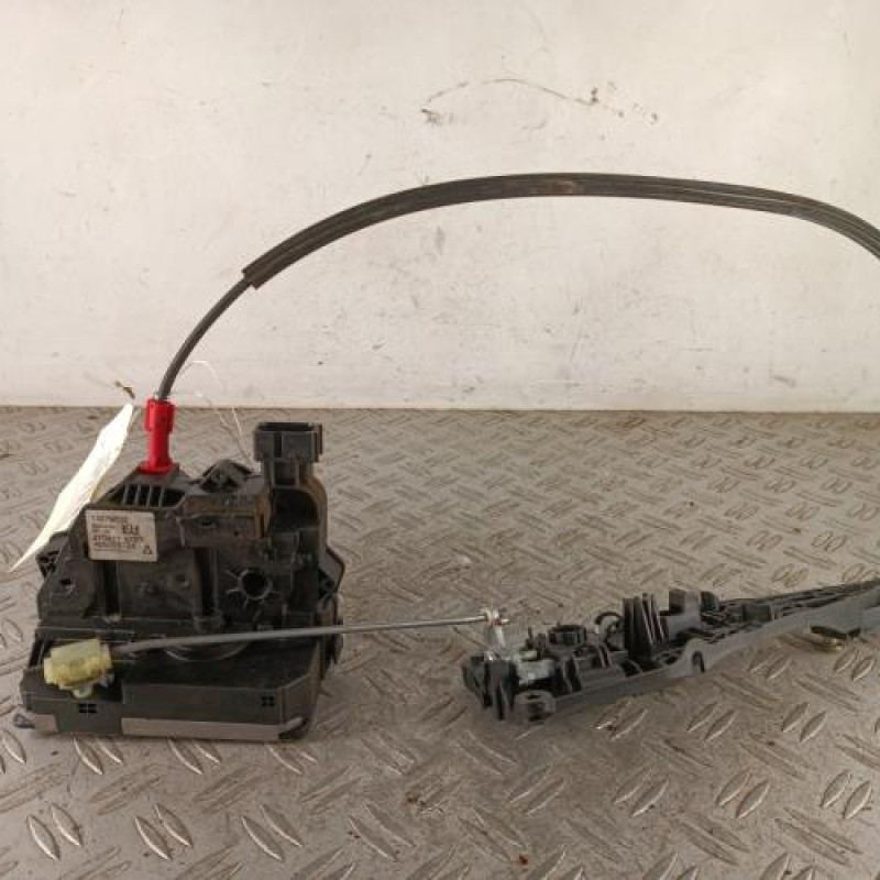 Serrure arriere droit OPEL MERIVA B