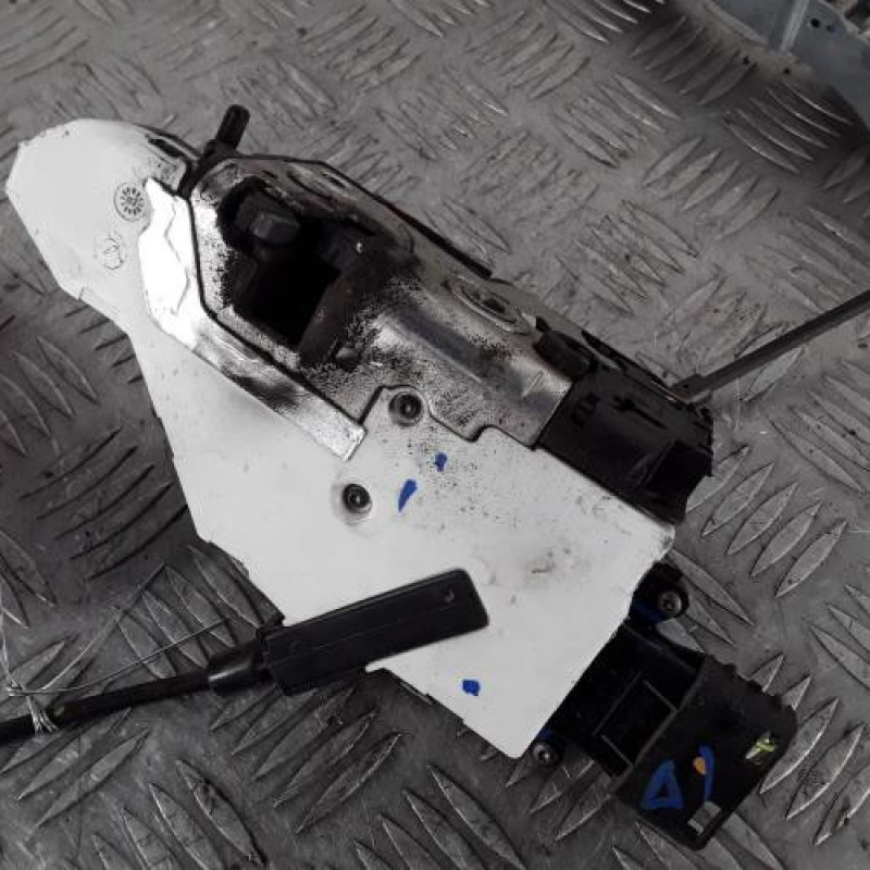 Serrure avant droit PEUGEOT 207 Serrure avant droit PEUGEOT 207