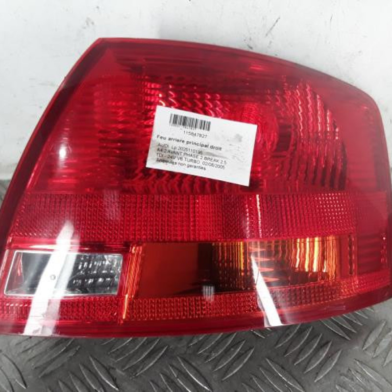 Feu arriere principal droit (feux) AUDI A4 2 Feu arriere principal droit (feux) AUDI A4 2
