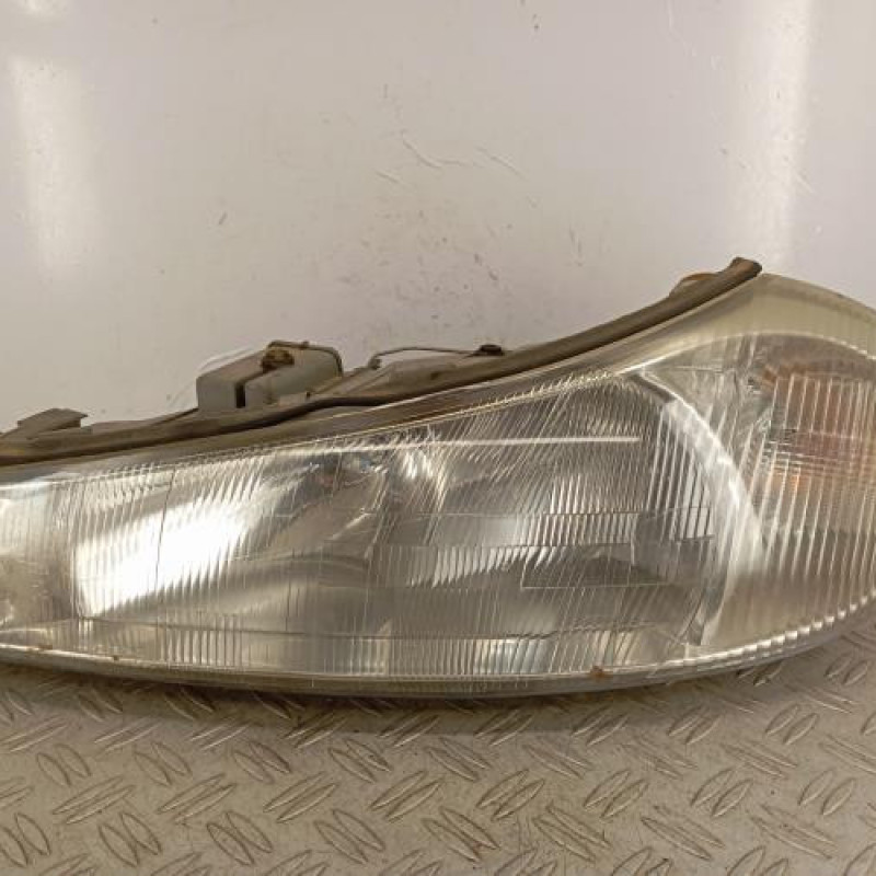 Optique avant principal gauche (feux)(phare) FORD MONDEO 1