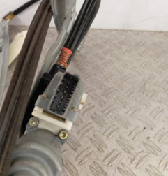 Leve vitre electrique avant gauche CITROEN XSARA PICASSO Photo n°3