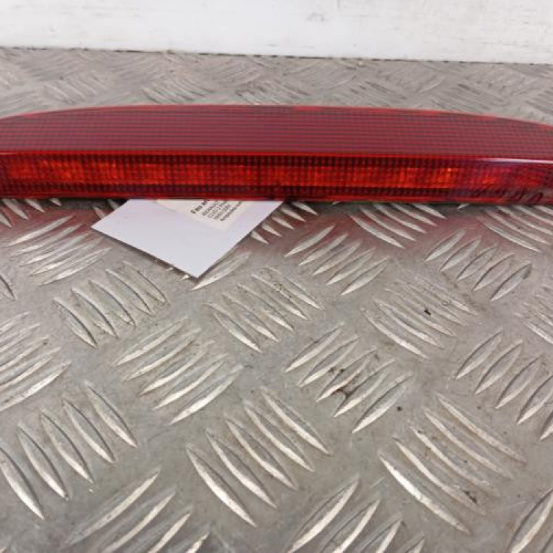 Feu arriere stop central RENAULT CLIO 2 Feu arriere stop central RENAULT CLIO 2