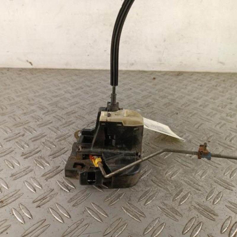 Serrure avant gauche RENAULT CLIO 2 Serrure avant gauche RENAULT CLIO 2