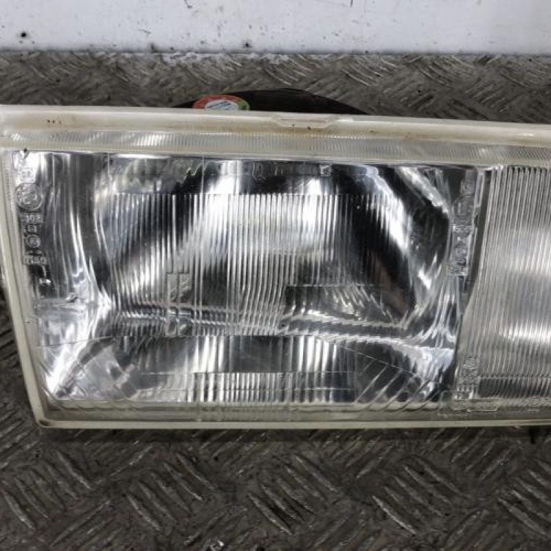 Optique avant principal gauche (feux)(phare) CITROEN C15