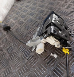 Serrure arriere droit AUDI A6 4 Photo n°3