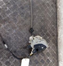 Serrure avant droit AUDI A6 4