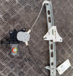 Leve vitre electrique avant droit SUZUKI SWIFT 4 Photo n°1
