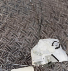 Serrure avant droit SUZUKI SWIFT 4