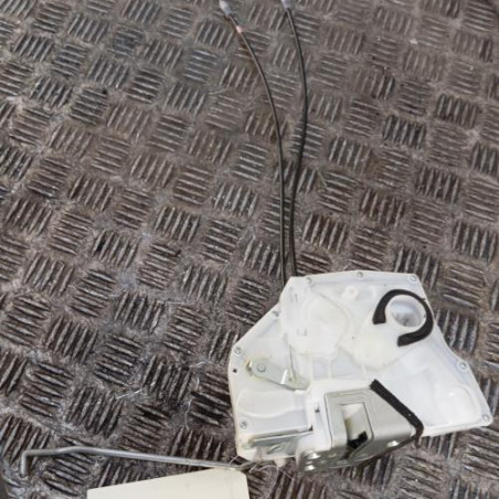 Serrure avant droit SUZUKI SWIFT 4