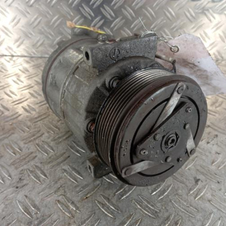 Compresseur clim RENAULT ESPACE 4 Photo n°1