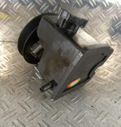 Pompe de direction MERCEDES VITO 639