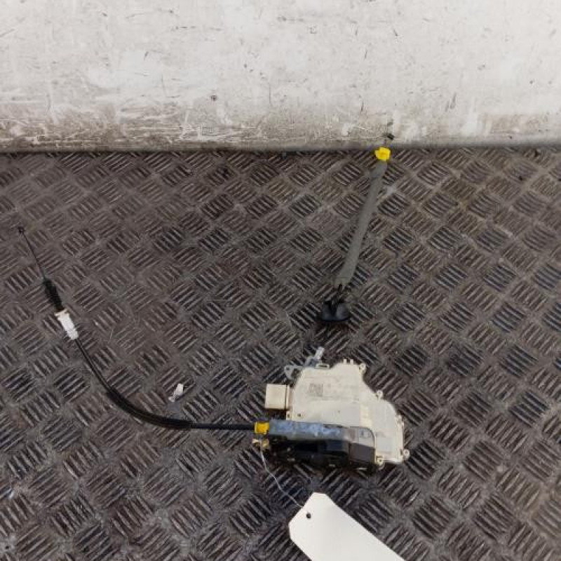 Serrure arriere gauche AUDI A6 4