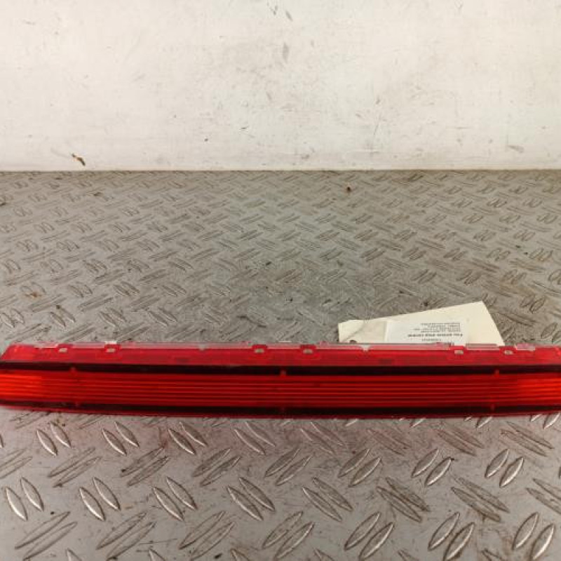 Feu arriere stop central SKODA YETI