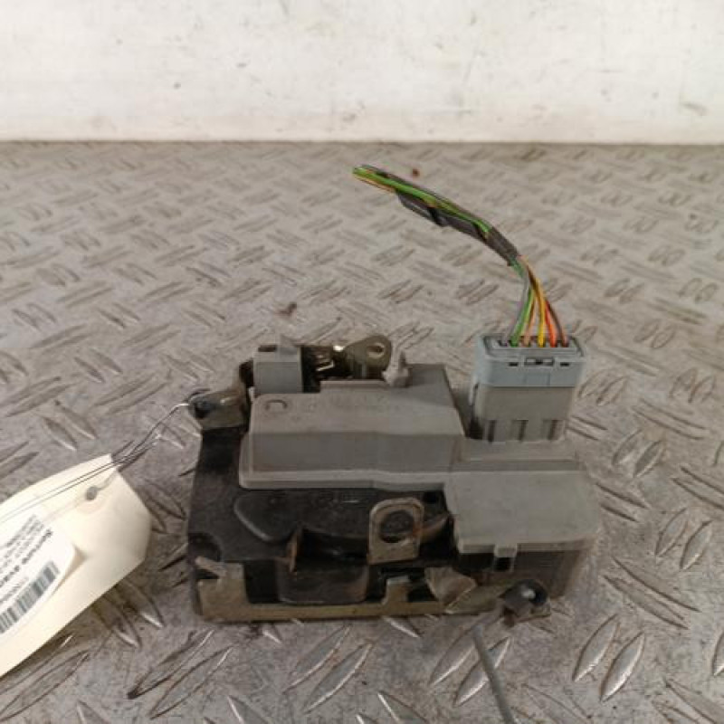 Serrure avant gauche PEUGEOT 206+