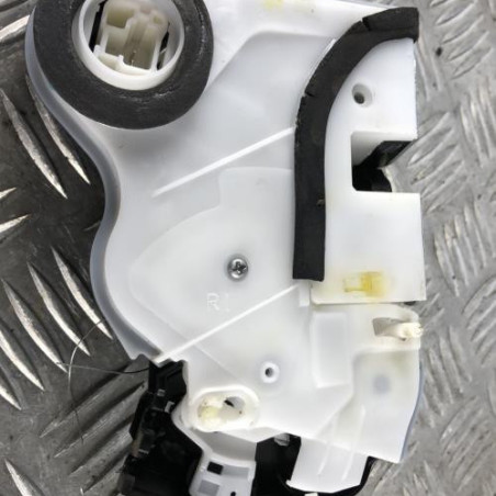 Serrure arriere droit SUZUKI SWIFT 5