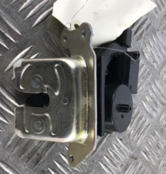 Serrure de hayon SUZUKI SWIFT 5 Photo n°1