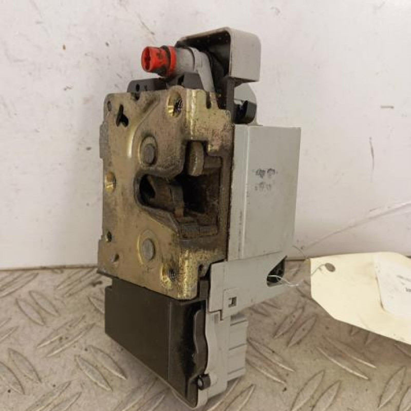 Serrure arriere droit PEUGEOT 306