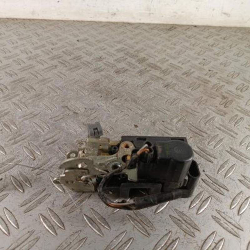 Serrure avant droit CHEVROLET AVEO 1