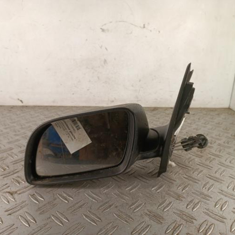 Retroviseur gauche VOLKSWAGEN POLO 4 Retroviseur gauche VOLKSWAGEN POLO 4