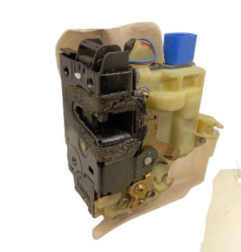 Serrure avant droit VOLKSWAGEN POLO 4 Photo n°1