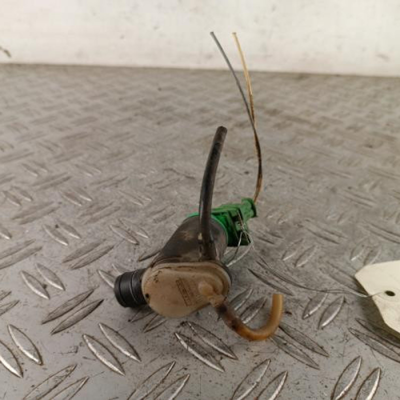 Pompe lave glace avant PEUGEOT 206 Pompe lave glace avant PEUGEOT 206