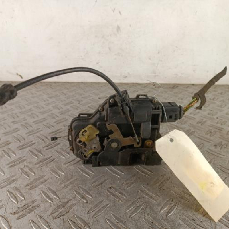 Serrure avant gauche VOLKSWAGEN GOLF 4