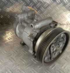 Compresseur clim MERCEDES CITAN 1 415 Photo n°1