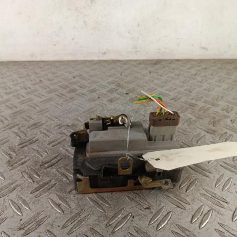 Serrure avant gauche PEUGEOT 306 Serrure avant gauche PEUGEOT 306