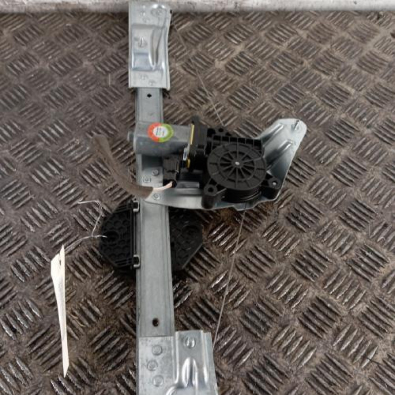 Leve vitre electrique avant gauche DACIA SANDERO 2