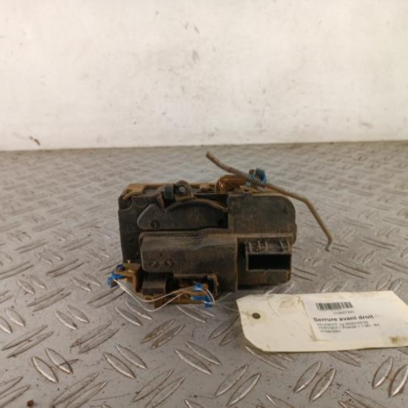 Serrure avant droit PEUGEOT PARTNER 1