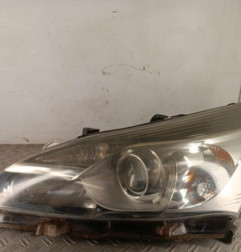 Optique avant principal gauche (feux)(phare) TOYOTA VERSO Photo n°1