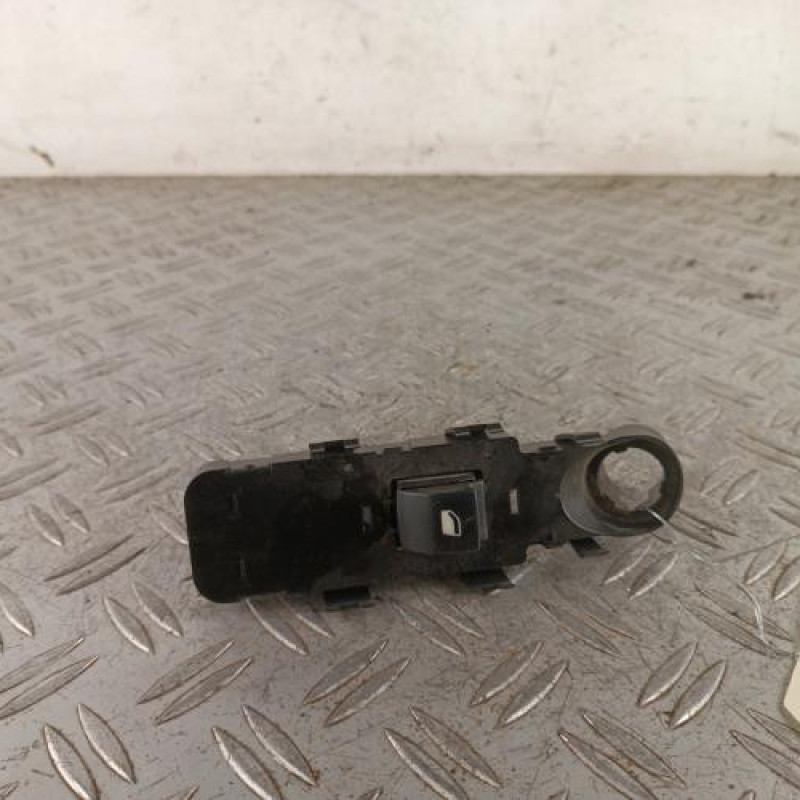Interrupteur de leve vitre avant droit PEUGEOT 207
