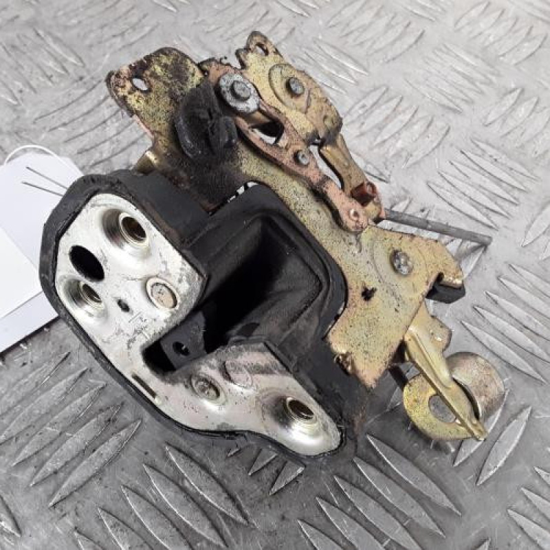 Serrure arriere droit OPEL CORSA B