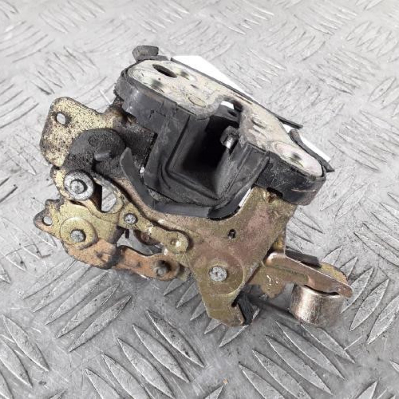 Serrure arriere gauche OPEL CORSA B