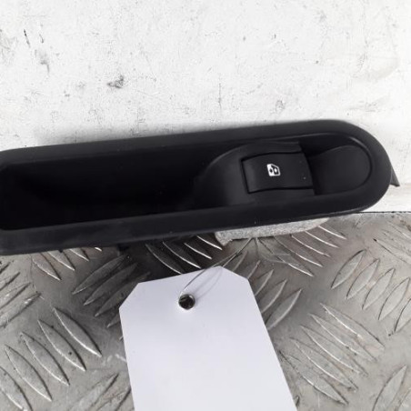 Interrupteur de leve vitre arriere gauche RENAULT SCENIC 2 Photo n°1